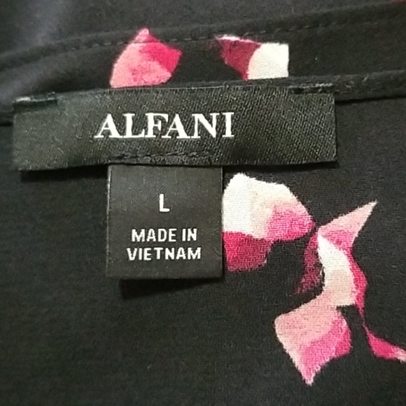 Alfani printed V hem top color black size large - Picture 8 of 9